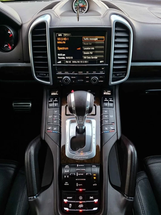 2014 Porsche 958 Cayenne GTS - Image 9 of 11
