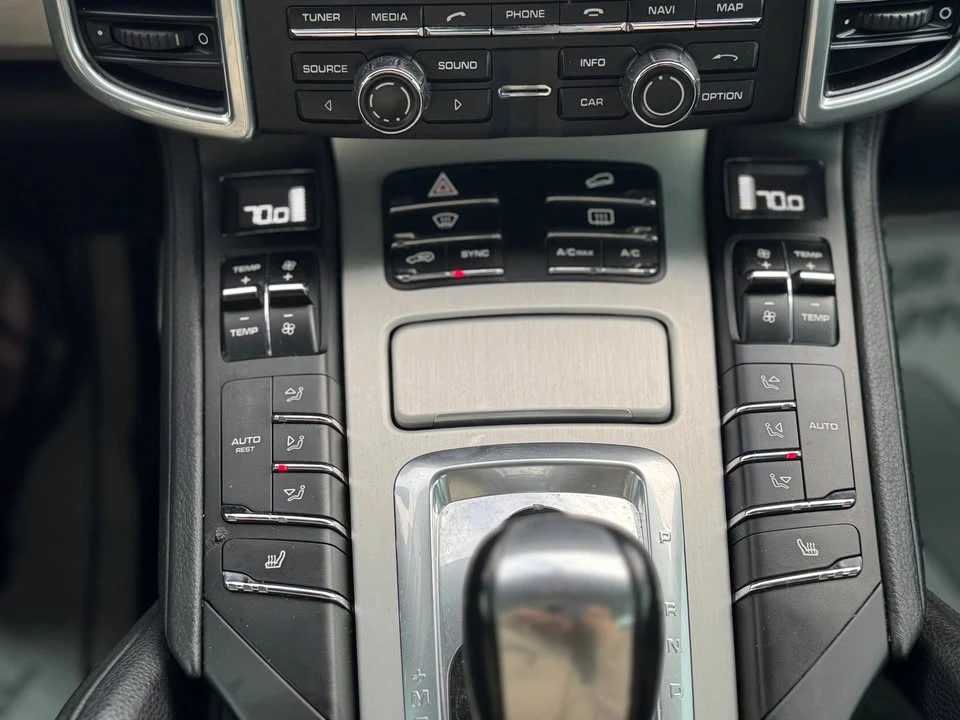 2014 Porsche 958 Cayenne GTS - Image 17 of 19