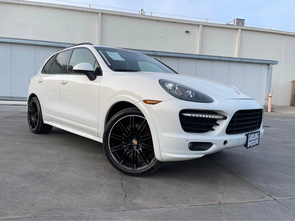 2014 Porsche 958 Cayenne GTS - Image 2 of 10