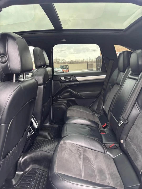 2014 Porsche 958 Cayenne GTS - Image 9 of 19