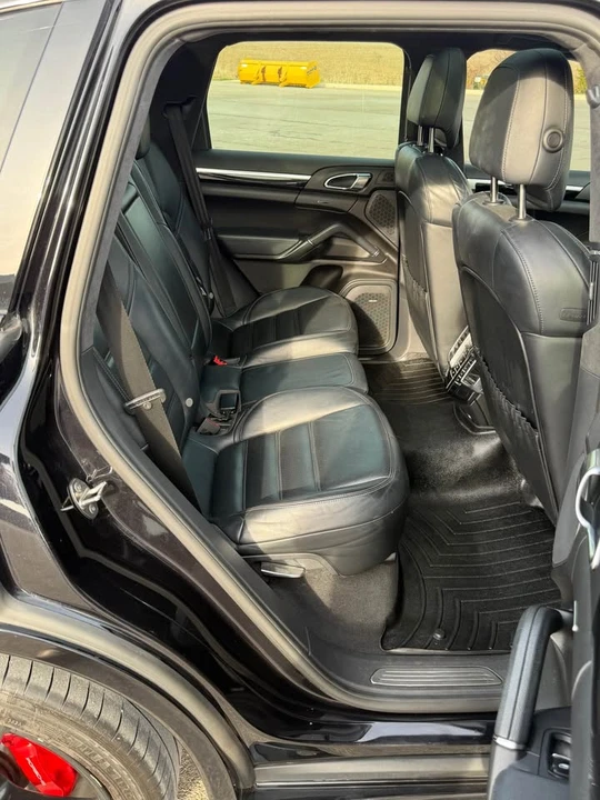 2014 Porsche 958 Cayenne GTS - Image 11 of 20