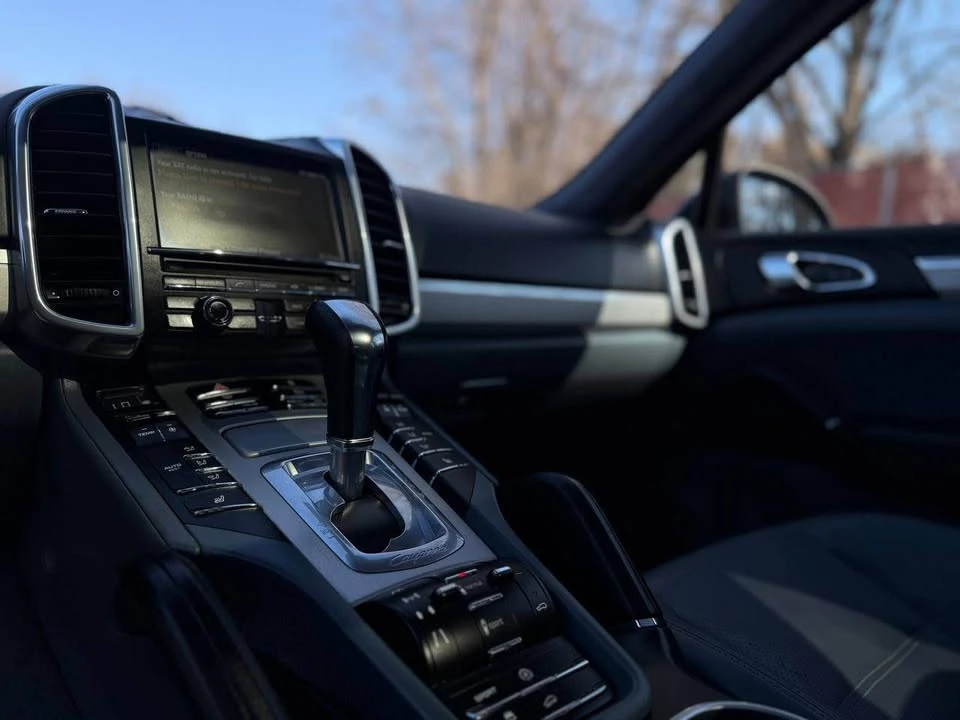 2014 Porsche 958 Cayenne GTS - Image 12 of 20