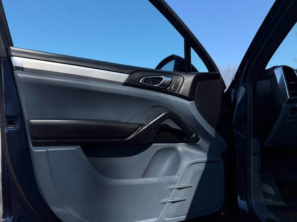 2014 Porsche 958 Cayenne GTS - Image 9 of 20