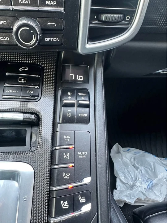 2014 Porsche 958 Cayenne GTS - Image 14 of 18