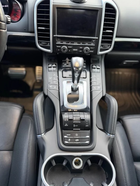 2014 Porsche 958 Cayenne GTS - Image 14 of 17