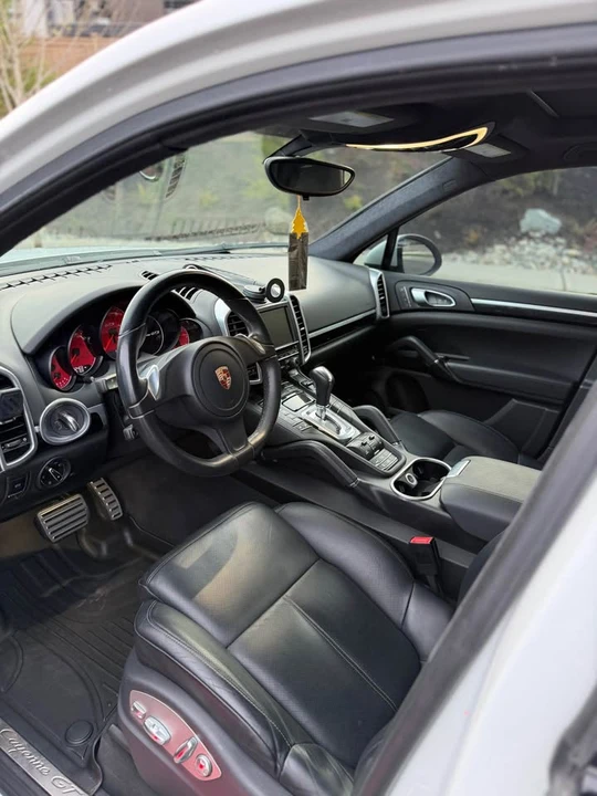 2014 Porsche 958 Cayenne GTS - Image 10 of 17