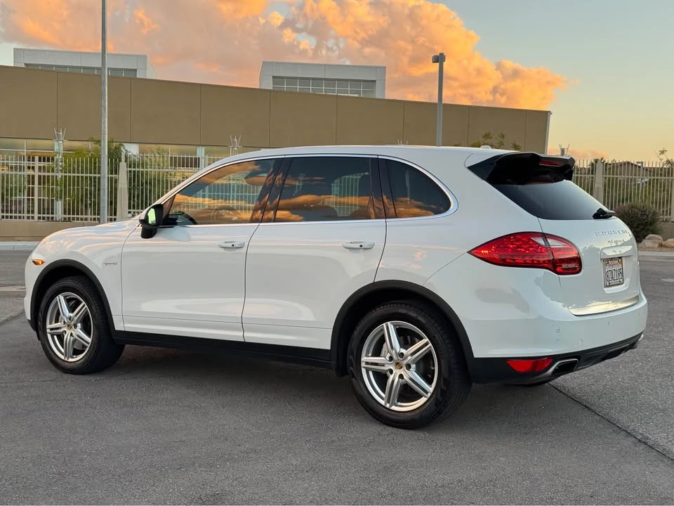 2014 Porsche 958 Cayenne S - Image 3 of 15