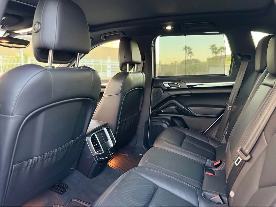 2014 Porsche 958 Cayenne S - Image 9 of 15