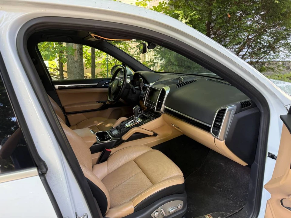 2014 Porsche 958 Cayenne - Image 14 of 20
