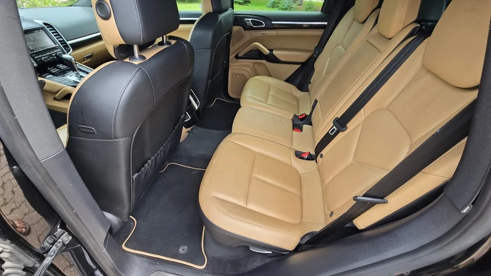 2014 Porsche 958 Cayenne - Image 9 of 10