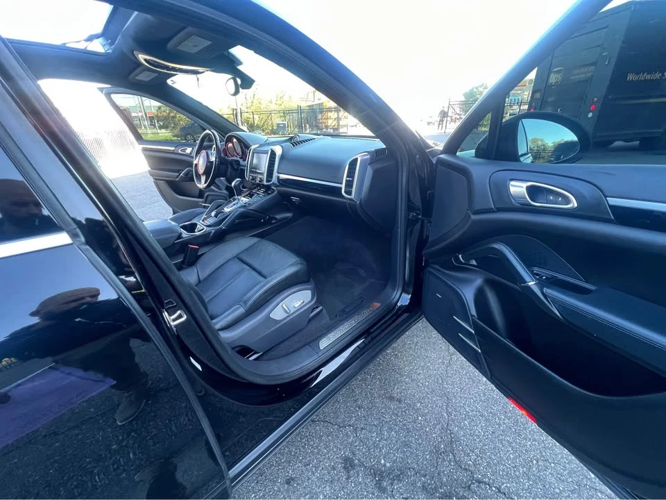 2014 Porsche 958 Cayenne - Image 9 of 16