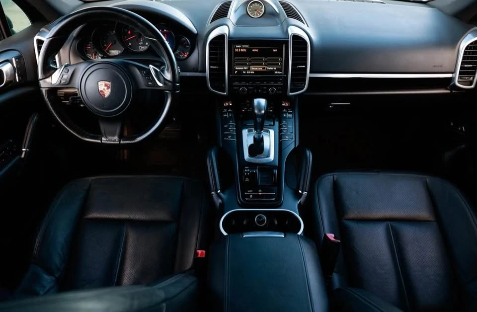 2014 Porsche 958 Cayenne - Image 9 of 17