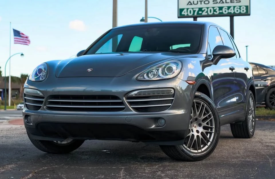 2014 Porsche 958 Cayenne - Image 2 of 17