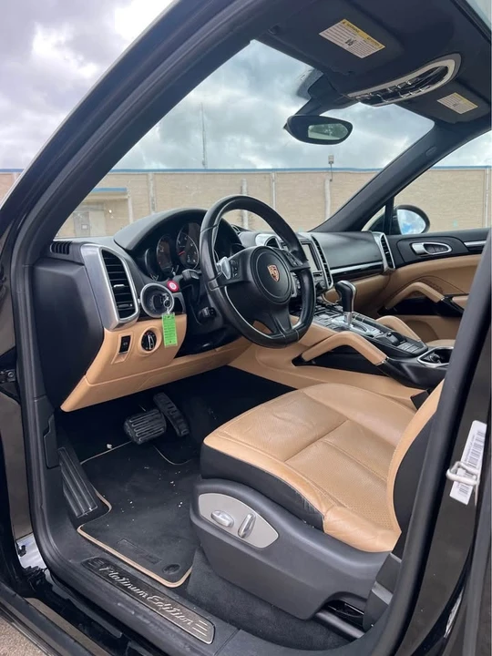 2014 Porsche 958 Cayenne - Image 9 of 18