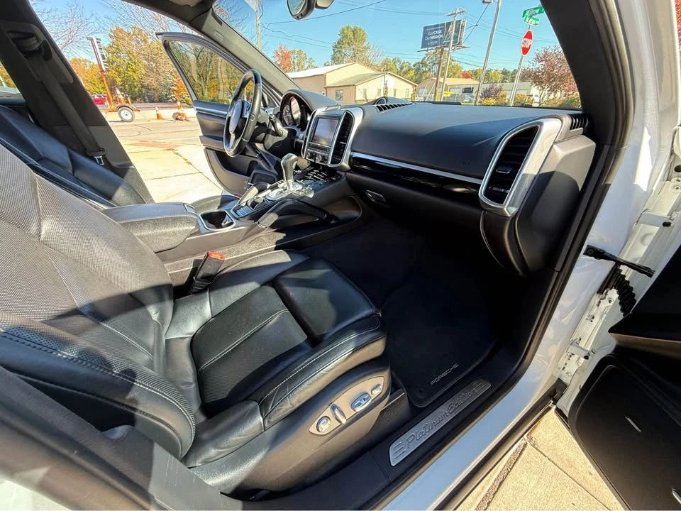 2014 Porsche 958 Cayenne - Image 14 of 19
