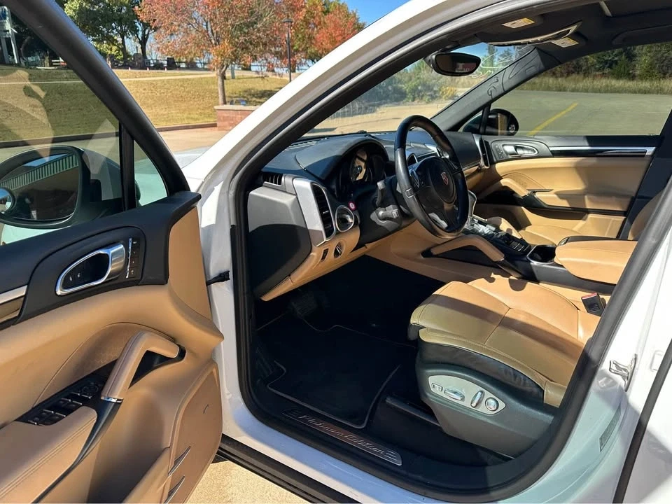 2014 Porsche 958 Cayenne - Image 11 of 13