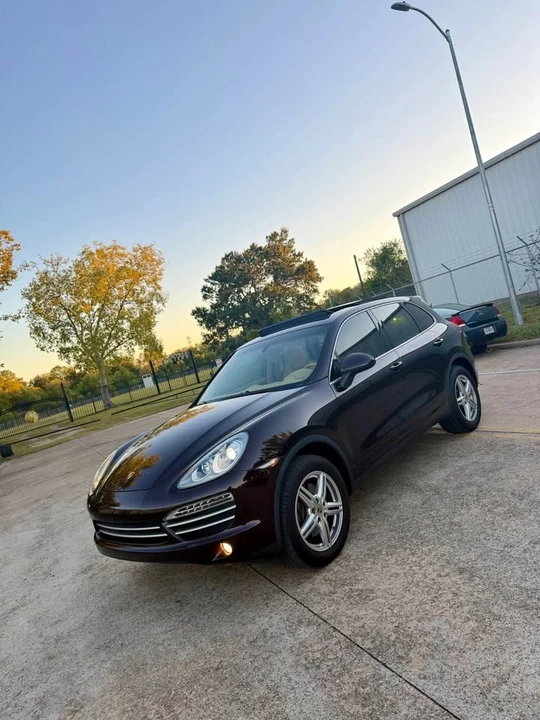 2014 Porsche 958 Cayenne S - Image 2 of 20