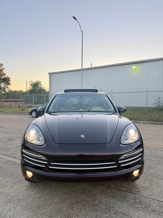 2014 Porsche 958 Cayenne S - Image 9 of 20