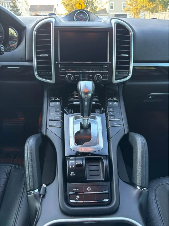 2014 Porsche 958 Cayenne - Image 14 of 20