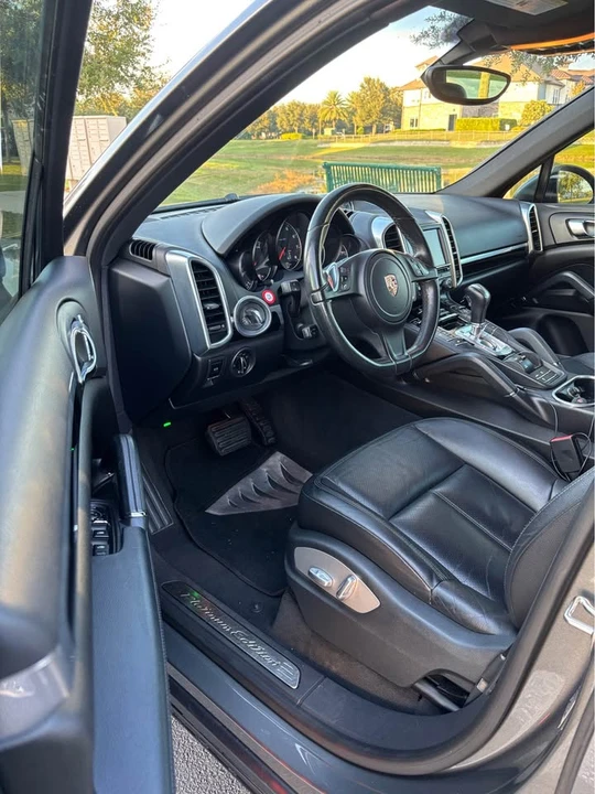2014 Porsche 958 Cayenne - Image 16 of 20