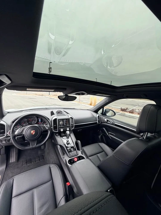 2014 Porsche 958 Cayenne - Image 6 of 8