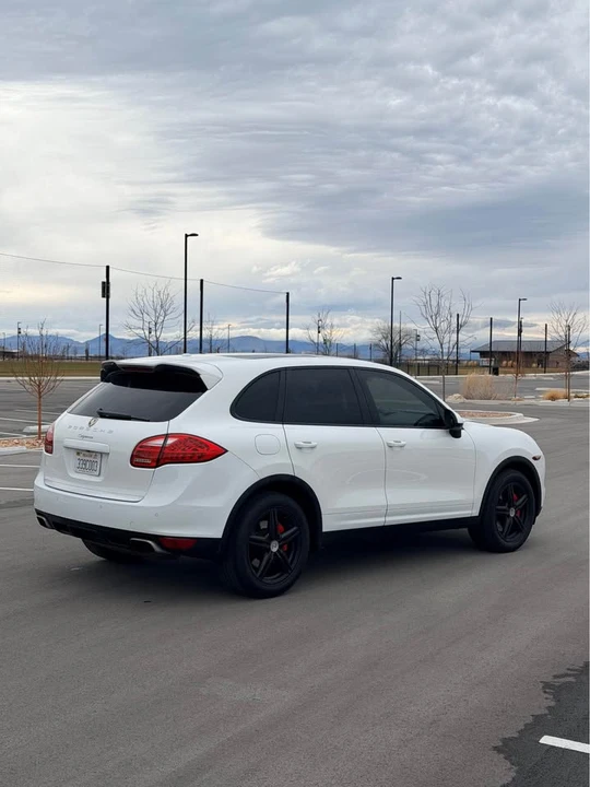 2014 Porsche 958 Cayenne - Image 3 of 8
