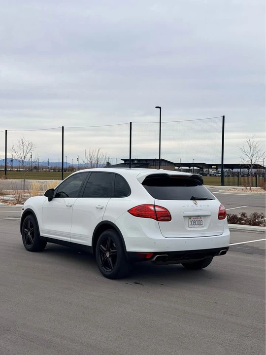 2014 Porsche 958 Cayenne - Image 4 of 8