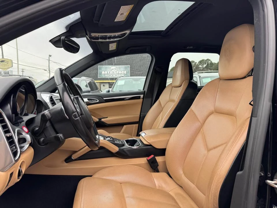2014 Porsche 958 Cayenne - Image 16 of 19