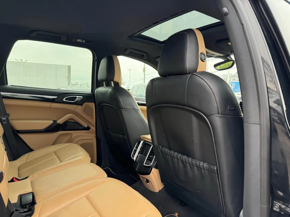 2014 Porsche 958 Cayenne - Image 9 of 19