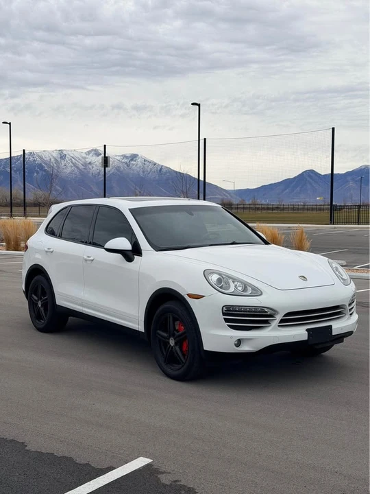 2014 Porsche 958 Cayenne - Image 2 of 8