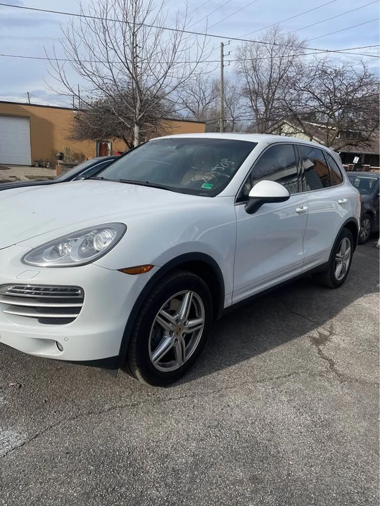 2014 Porsche 958 Cayenne - Image 2 of 13