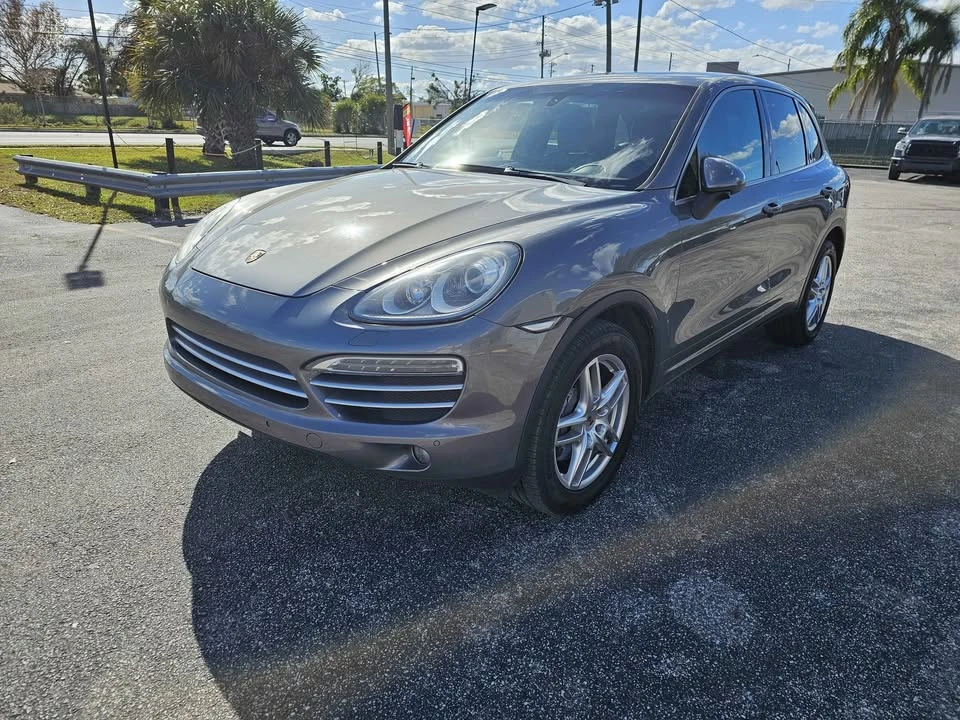 2014 Porsche 958 Cayenne - Image 2 of 10