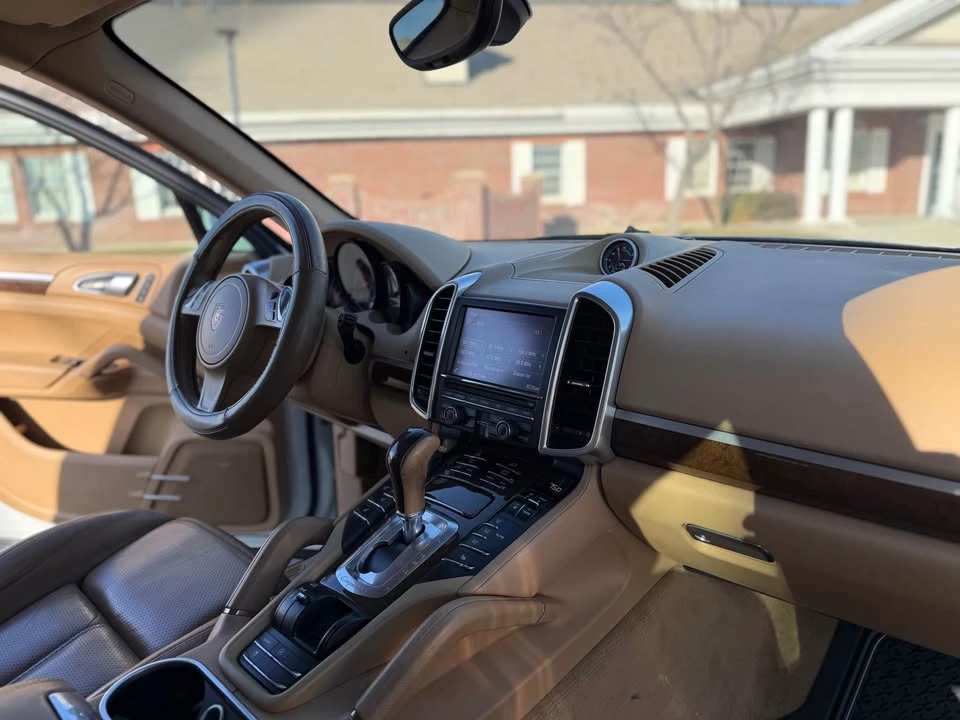 2014 Porsche 958 Cayenne - Image 11 of 13