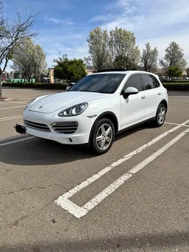 2014 Porsche Cayenne Platinum Edition