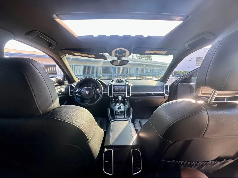 2014 Porsche 958 Cayenne - Image 10 of 16