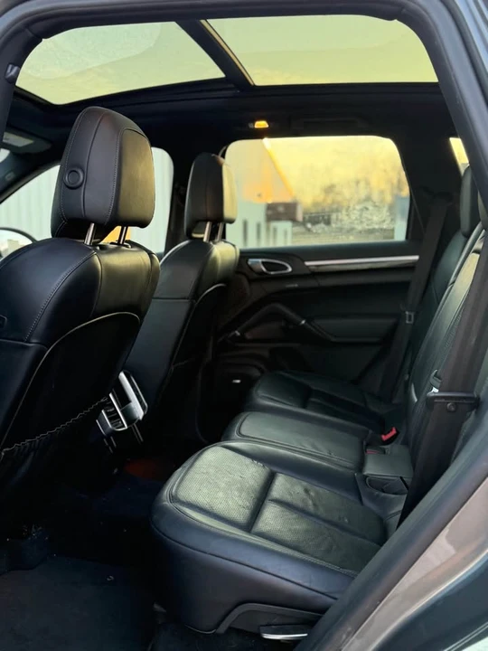 2014 Porsche 958 Cayenne - Image 8 of 10