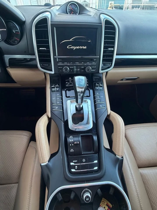 2014 Porsche 958 Cayenne - Image 10 of 13