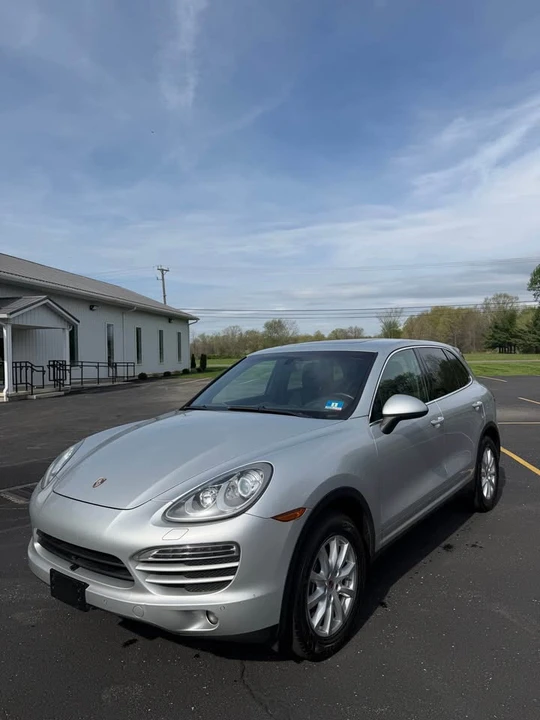 2014 Porsche 958 Cayenne - Image 2 of 16