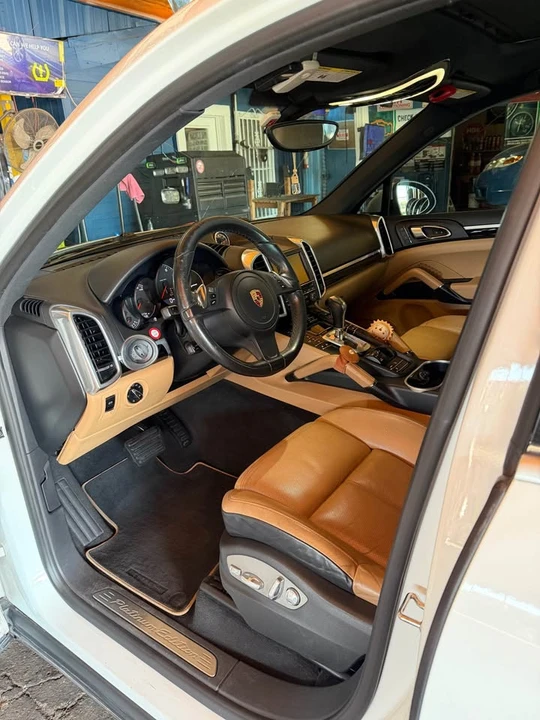 2014 Porsche 958 Cayenne - Image 8 of 12