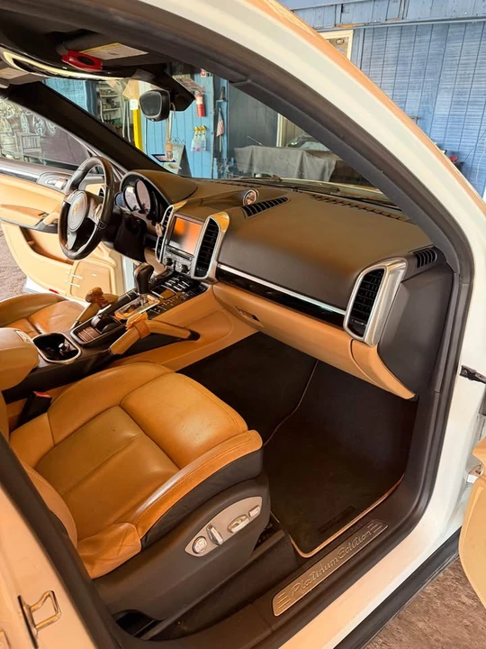 2014 Porsche 958 Cayenne - Image 2 of 12