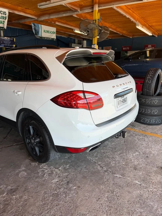 2014 Porsche 958 Cayenne - Image 10 of 12
