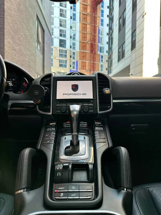 2014 Porsche 958 Cayenne - Image 6 of 10