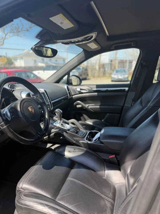 2014 Porsche 958 Cayenne - Image 7 of 13