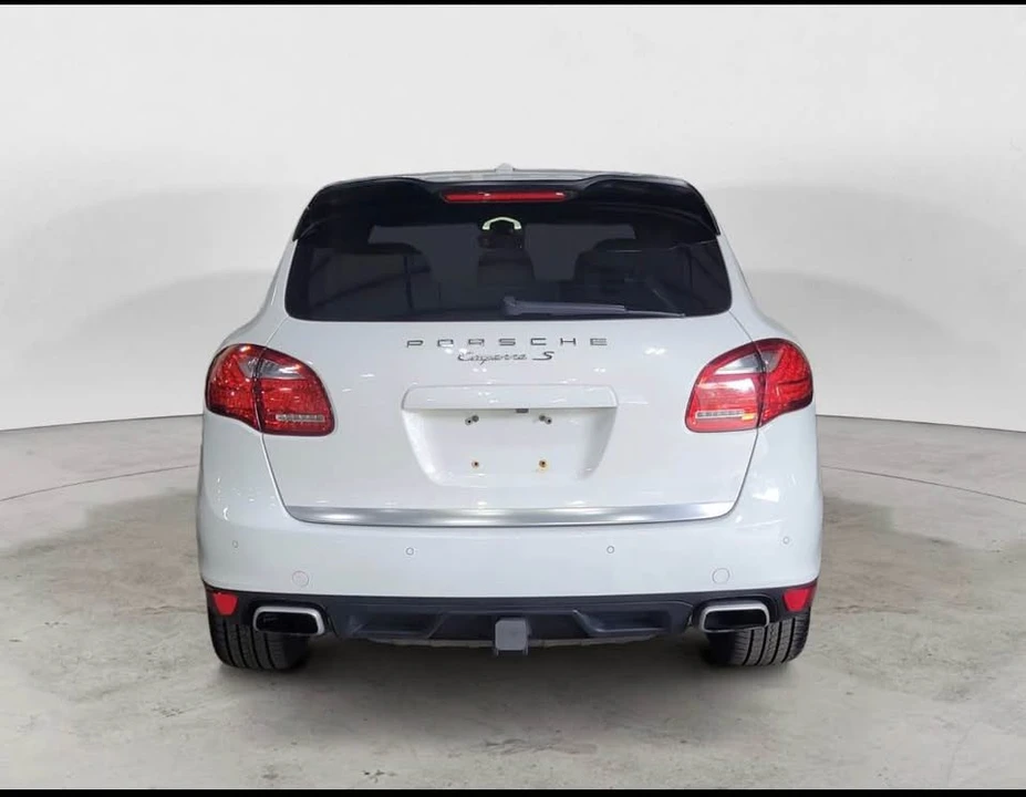 2014 Porsche 958 Cayenne S - Image 2 of 5