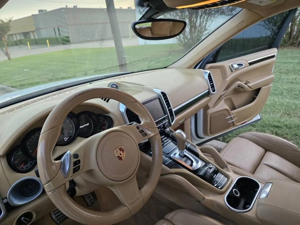 2014 Porsche 958 Cayenne S - Image 9 of 15
