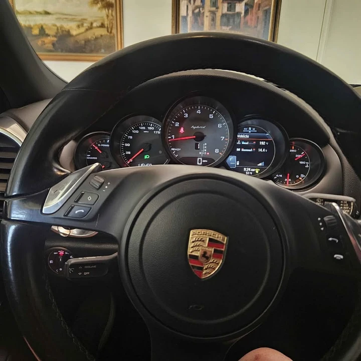 2014 Porsche 958 Cayenne - Image 2 of 4