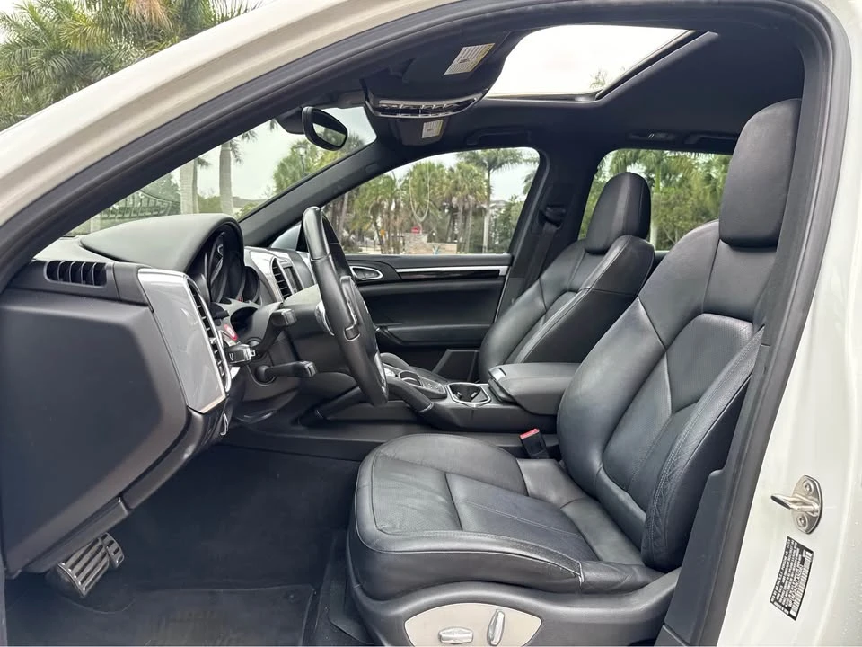 2014 Porsche 958 Cayenne S - Image 12 of 20