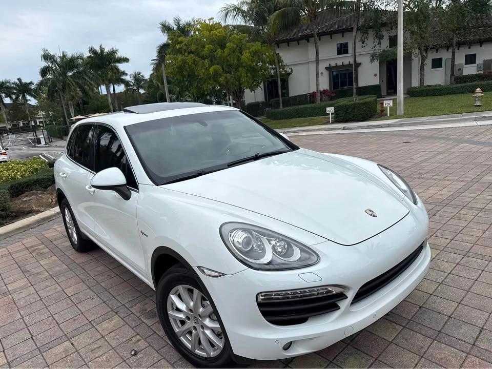 2014 Porsche 958 Cayenne S - Image 18 of 20