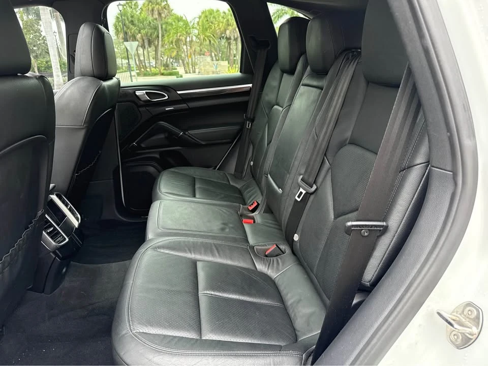 2014 Porsche 958 Cayenne S - Image 17 of 20