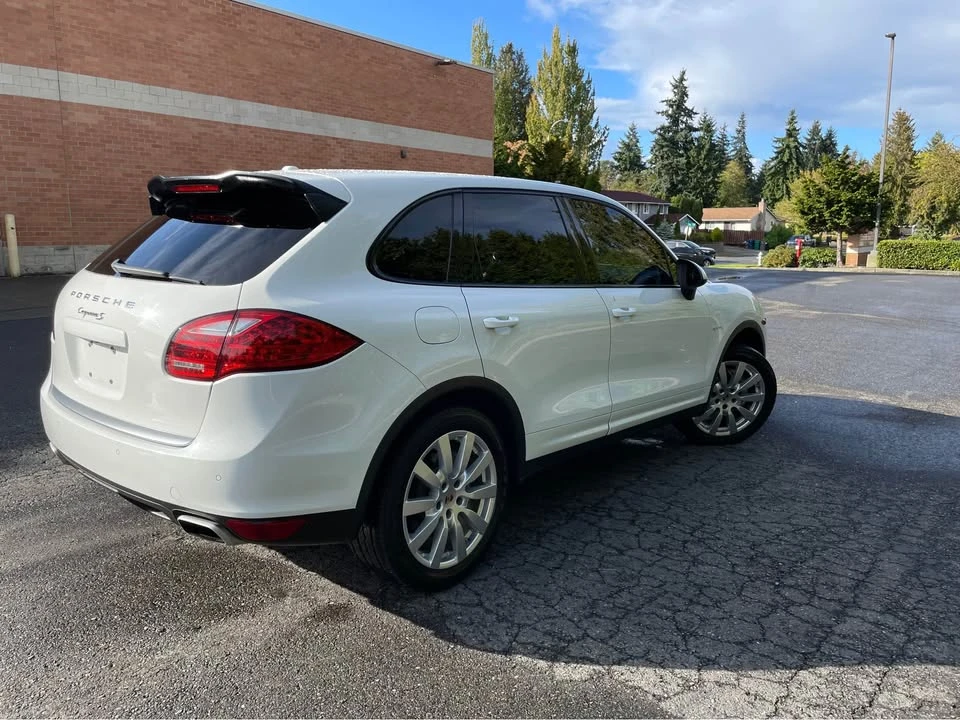 2014 Porsche 958 Cayenne S - Image 5 of 11